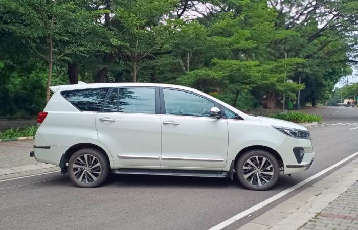 Innova Crysta Taxi