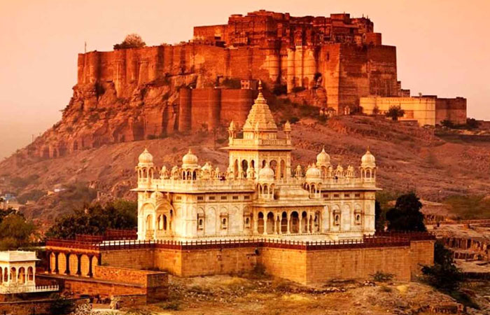 Amritsar to Jaipur Taxi