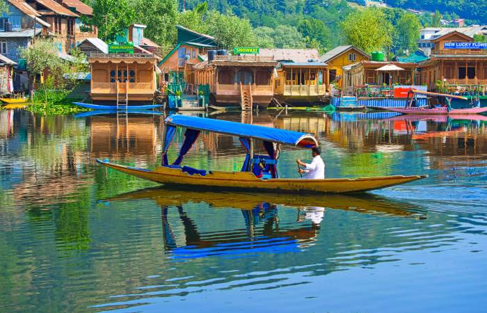Amritsar to Kashmir Taxi