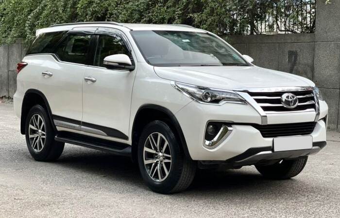 Toyota Fortuner Taxi